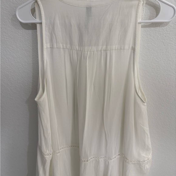 ANTHROPOLOGIE 
Sleeveless V-Neck Lace Mini Dress - Picture 7 of 7